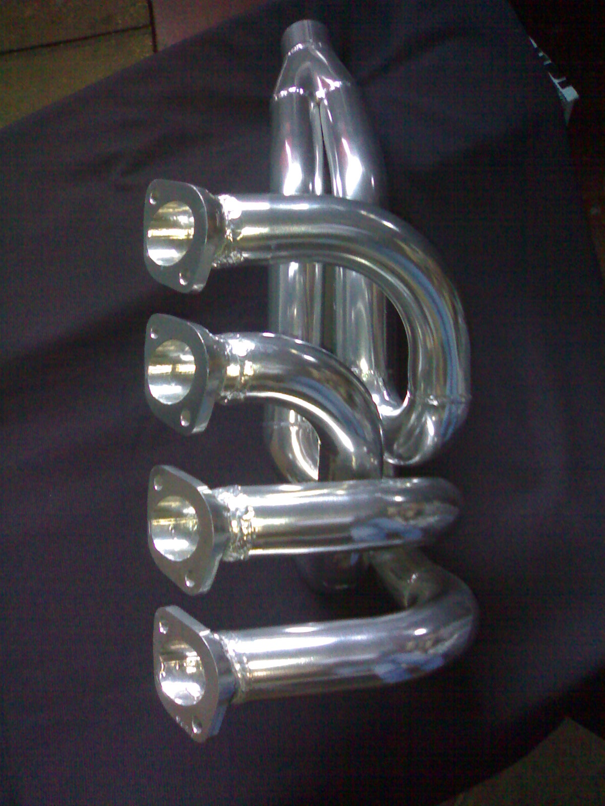 HP Hi-Flow Headers for Race Alfa 105 engines Image copyright (c) 2011.